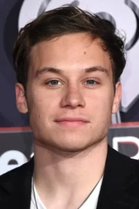 films et séries avec Finn Cole