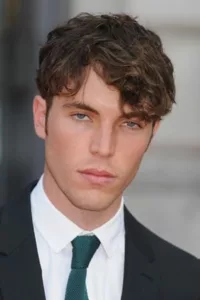 films et séries avec Tom Hughes