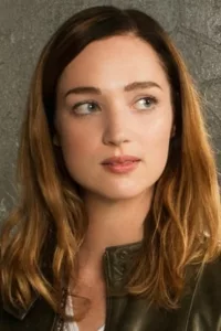 Kristen Connolly is an American actress. She is known for her roles as Christina Gallagher on the Netflix show House of Cards and as Dana Polk in the 2011 movie The Cabin in the Woods.   Date d’anniversaire : 12/07/1980