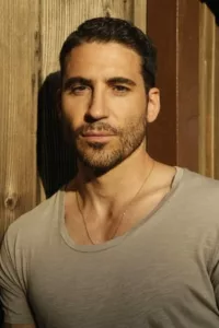 Miguel Ángel Silvestre is a spanish actor born in Castelló de la Plana (Valencia). He has studied interpretation, modern dance and acrobatics. His firsts works were in tv shows like ‘Motivos personales’ or movies like ‘A golpes’. Fame came after […]