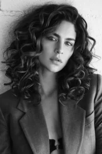 Nadia Hilker is a German actress and model, known for her roles in Spring (2014), The 100 (2016–2017) and The Walking Dead (2018–present).   Date d’anniversaire : 01/12/1988