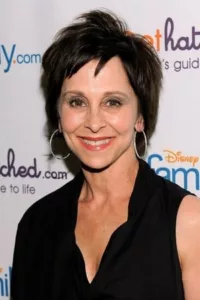 Leslie S. Sachs is an American actress who has appeared in a variety of films and television shows. She is best known for her roles in the films Dracula: Dead and Loving It (1995) and Scorned (1993). Sachs was born […]